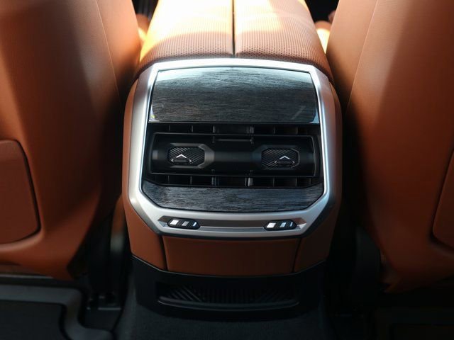 2025 BMW 7 Series 760i - Photo 29