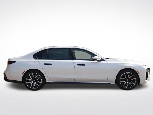 2025 BMW 7 Series 760i - Photo 4