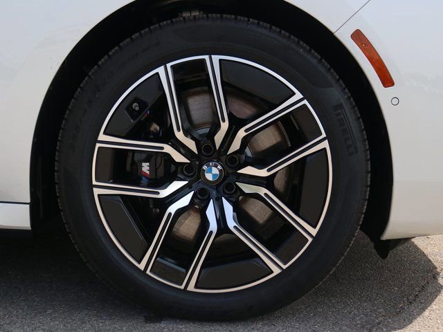 2025 BMW 7 Series 760i - Photo 5