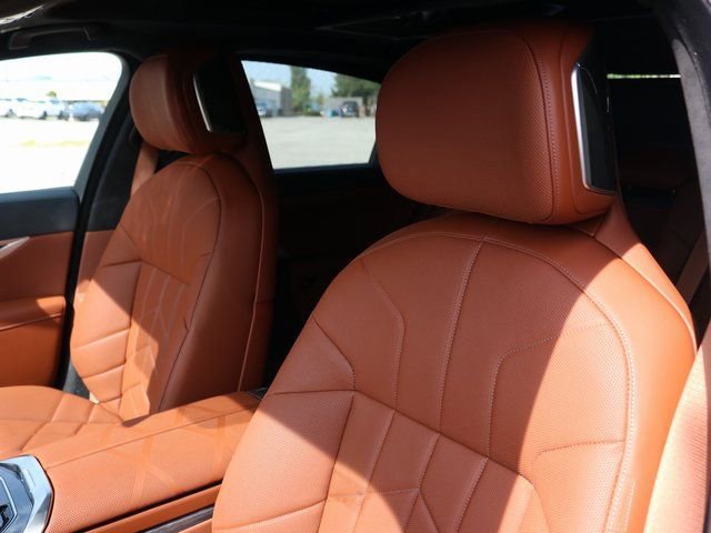2025 BMW 7 Series 760i - Photo 7