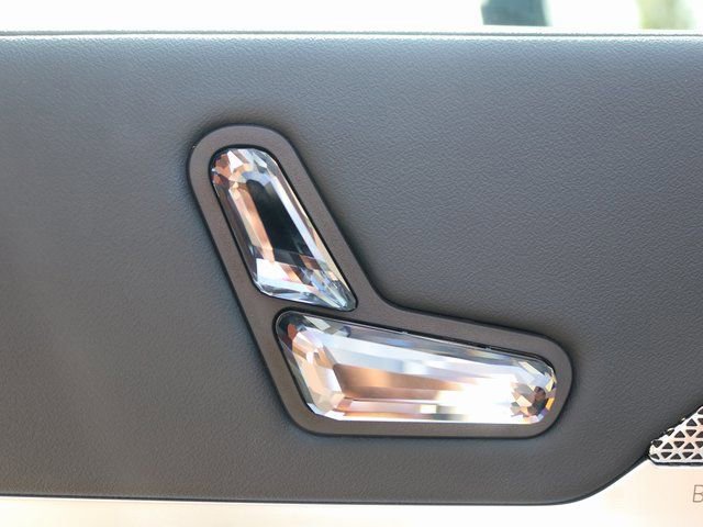 2025 BMW 7 Series 760i - Photo 9
