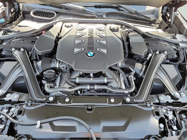 2026 BMW 7 Series 760i - Photo 42