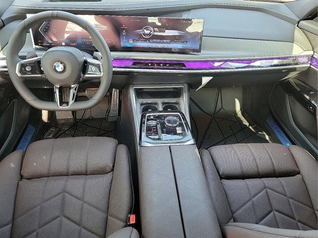 2026 BMW 7 Series 760i - Photo 43