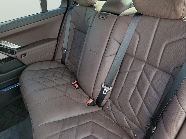 2026 BMW 7 Series 760i - Photo 46