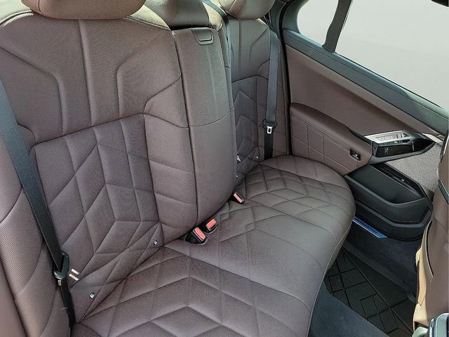 2026 BMW 7 Series 760i - Photo 47