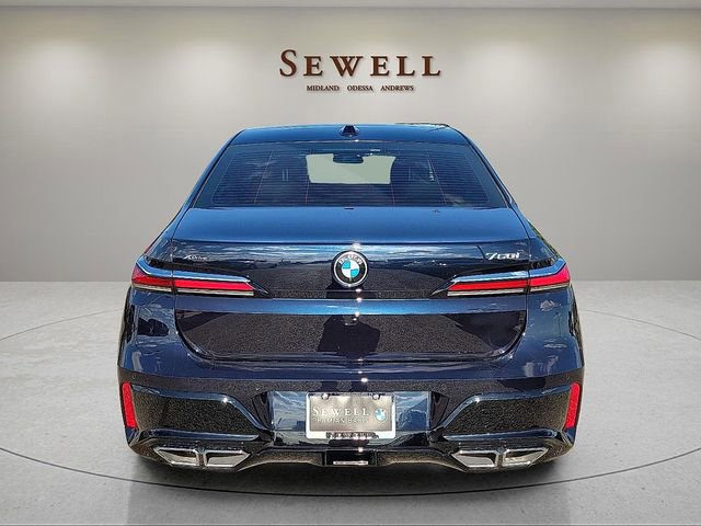 2026 BMW 7 Series 760i - Photo 34
