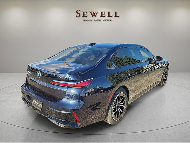 2026 BMW 7 Series 760i - Photo 35