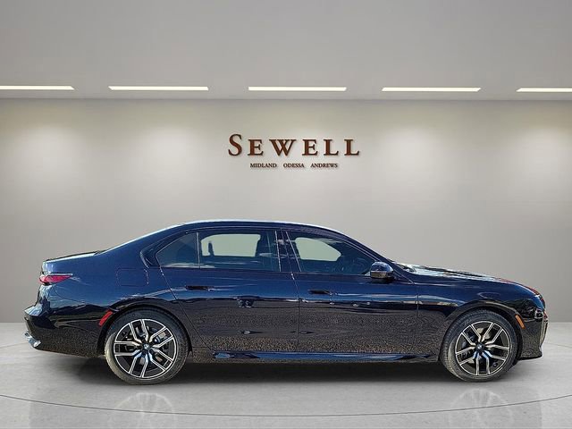 2026 BMW 7 Series 760i - Photo 36