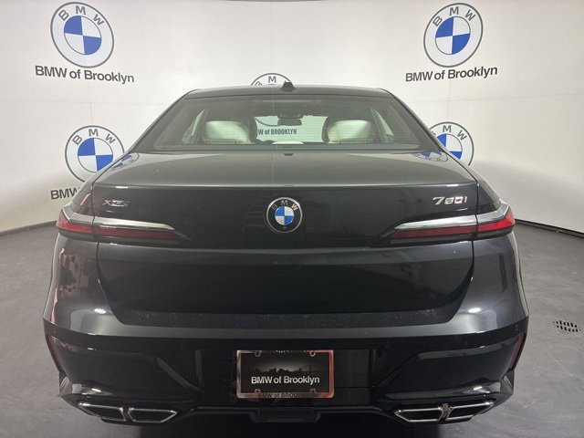 2026 BMW 7 Series 760i