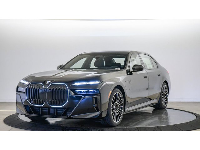 2026 BMW 7 Series 750e - Photo 33