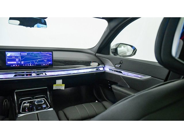 2026 BMW 7 Series 750e - Photo 49