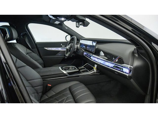 2026 BMW 7 Series 750e - Photo 51