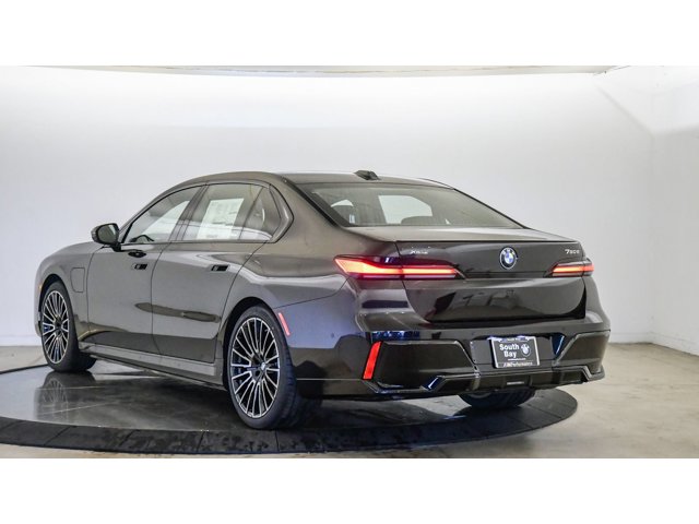 2026 BMW 7 Series 750e - Photo 34