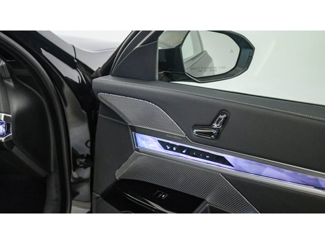 2026 BMW 7 Series 750e - Photo 53