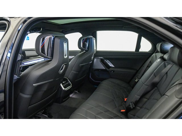 2026 BMW 7 Series 750e - Photo 56