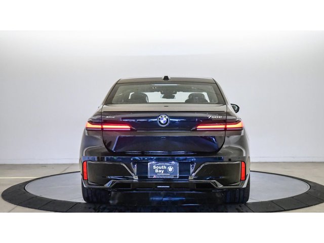 2026 BMW 7 Series 750e - Photo 35