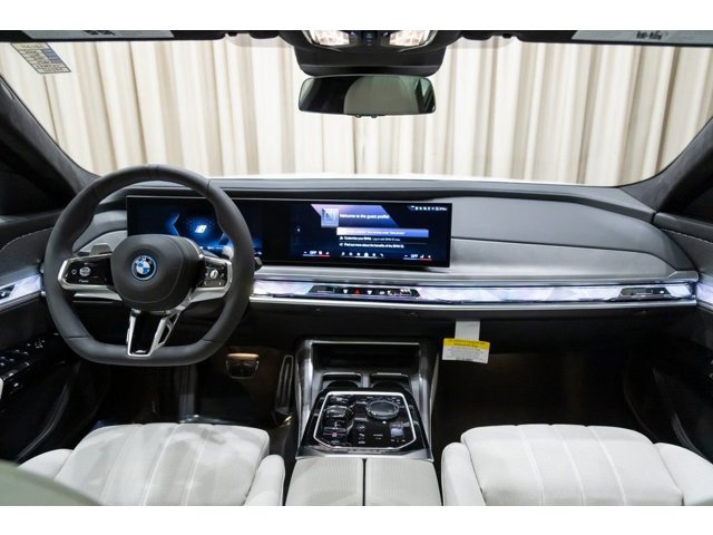 2026 BMW 7 Series 750e - Photo 44
