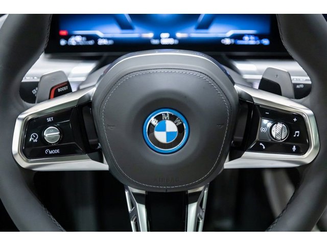 2026 BMW 7 Series 750e - Photo 46