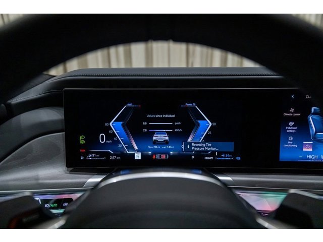 2026 BMW 7 Series 750e - Photo 47