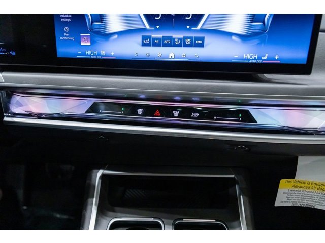2026 BMW 7 Series 750e - Photo 50