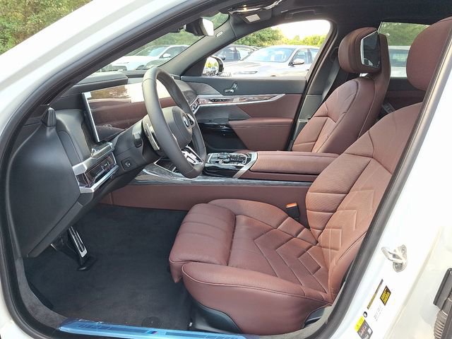 2026 BMW 7 Series 750e - Photo 30