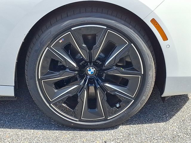 2026 BMW 7 Series 750e - Photo 24