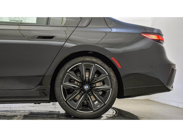 2026 BMW 7 Series 750e - Photo 45