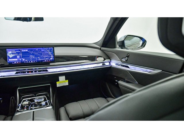 2026 BMW 7 Series 750e - Photo 51