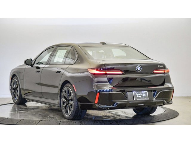 2026 BMW 7 Series 750e - Photo 36