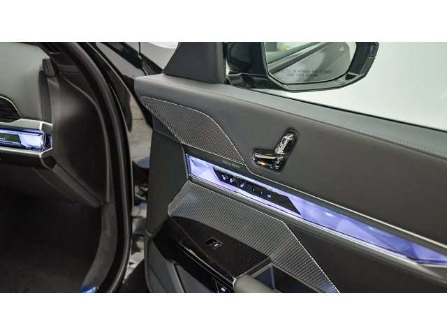 2026 BMW 7 Series 750e - Photo 55