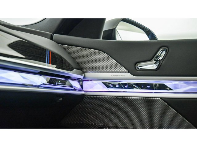 2026 BMW 7 Series 750e - Photo 62