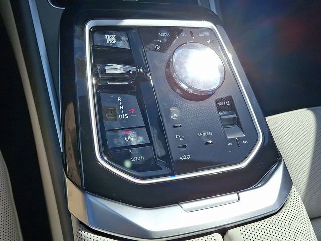 2026 BMW 7 Series 750e - Photo 29