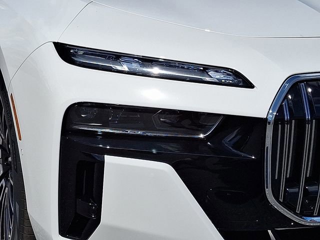 2026 BMW 7 Series 750e - Photo 24
