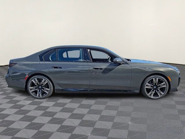 2026 BMW 7 Series 750e - Photo 22