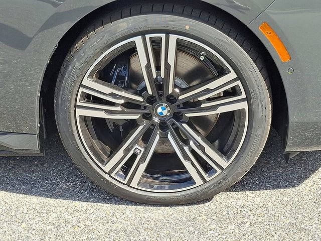 2026 BMW 7 Series 750e - Photo 23