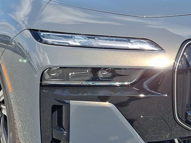 2026 BMW 7 Series 750e - Photo 24