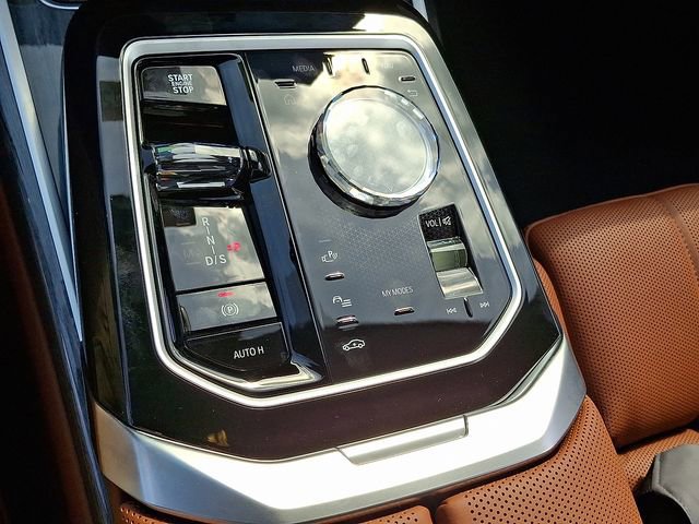 2026 BMW 7 Series 750e - Photo 30