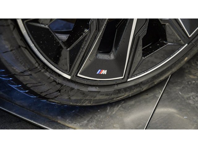 2026 BMW 7 Series 750e - Photo 45
