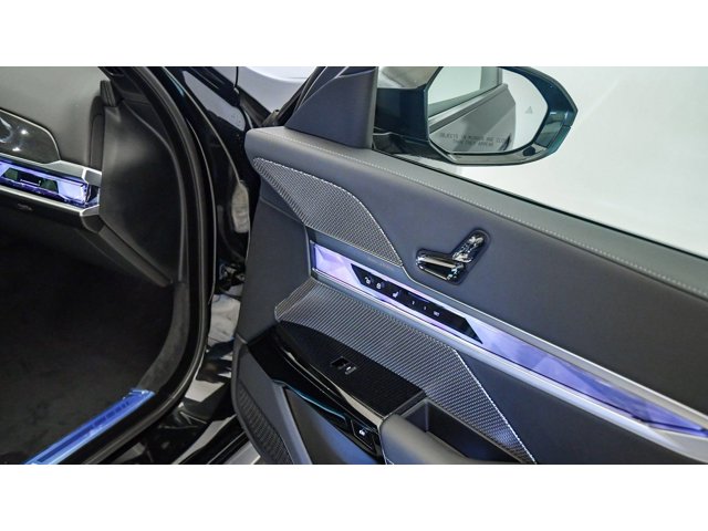 2026 BMW 7 Series 750e - Photo 54
