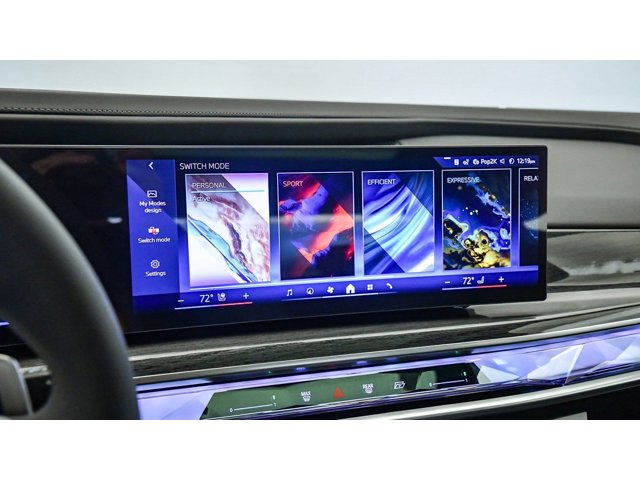 2026 BMW 7 Series 750e - Photo 62