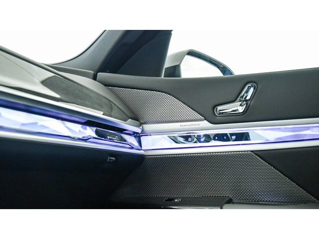 2026 BMW 7 Series 750e - Photo 65