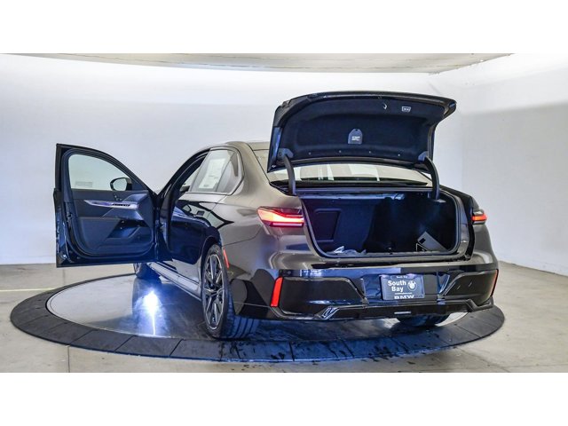 2026 BMW 7 Series 750e - Photo 66