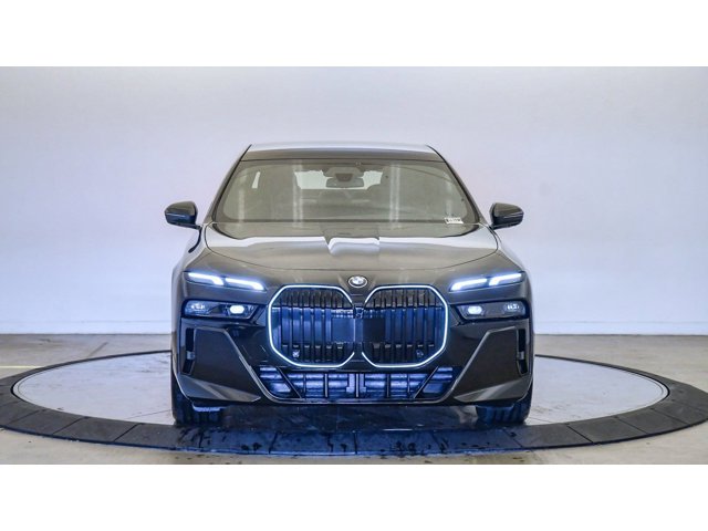 2026 BMW 7 Series 750e - Photo 41