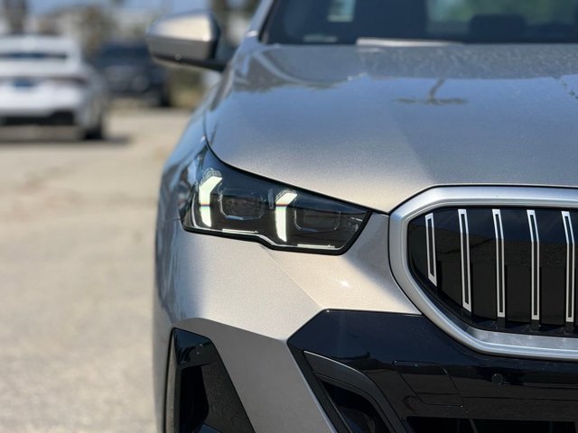 New 2026 Oxide Grey Metallic BMW 530i image 13