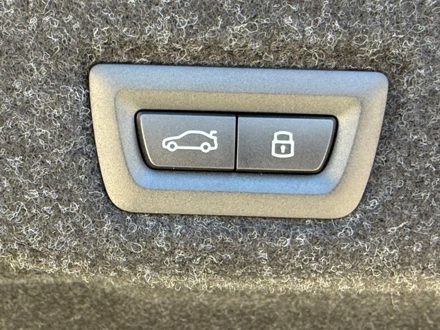 New 2026 Oxide Grey Metallic BMW 530i image 16