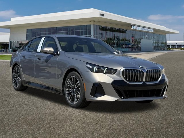 New 2026 Oxide Grey Metallic BMW 530i image 2