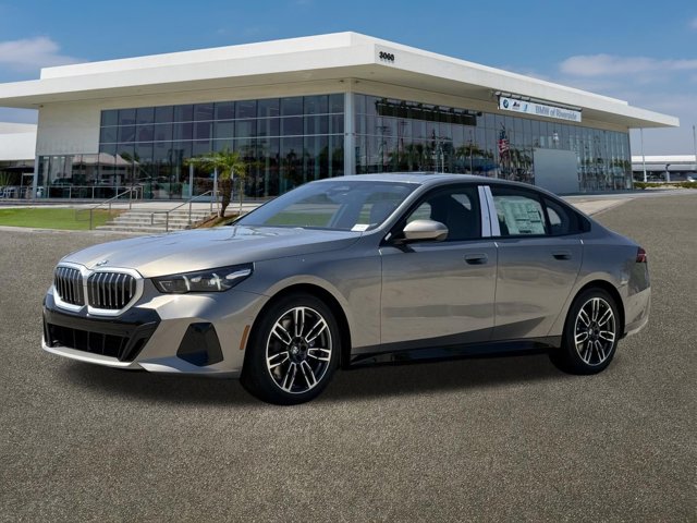 New 2026 Oxide Grey Metallic BMW 530i image 5