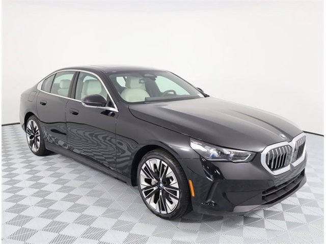 2024 BMW 5 Series 530i Loaner