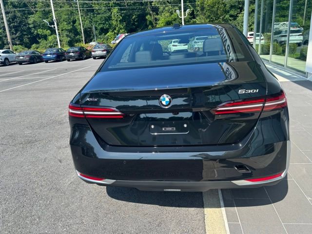 2026 BMW 5 Series 530i - Photo 8