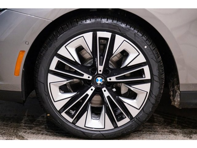 2026 BMW 5 Series 530i - Photo 31